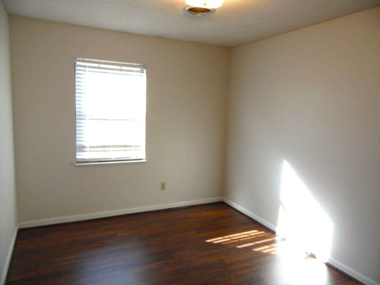 140 Fonville St - Photo 6 of 7