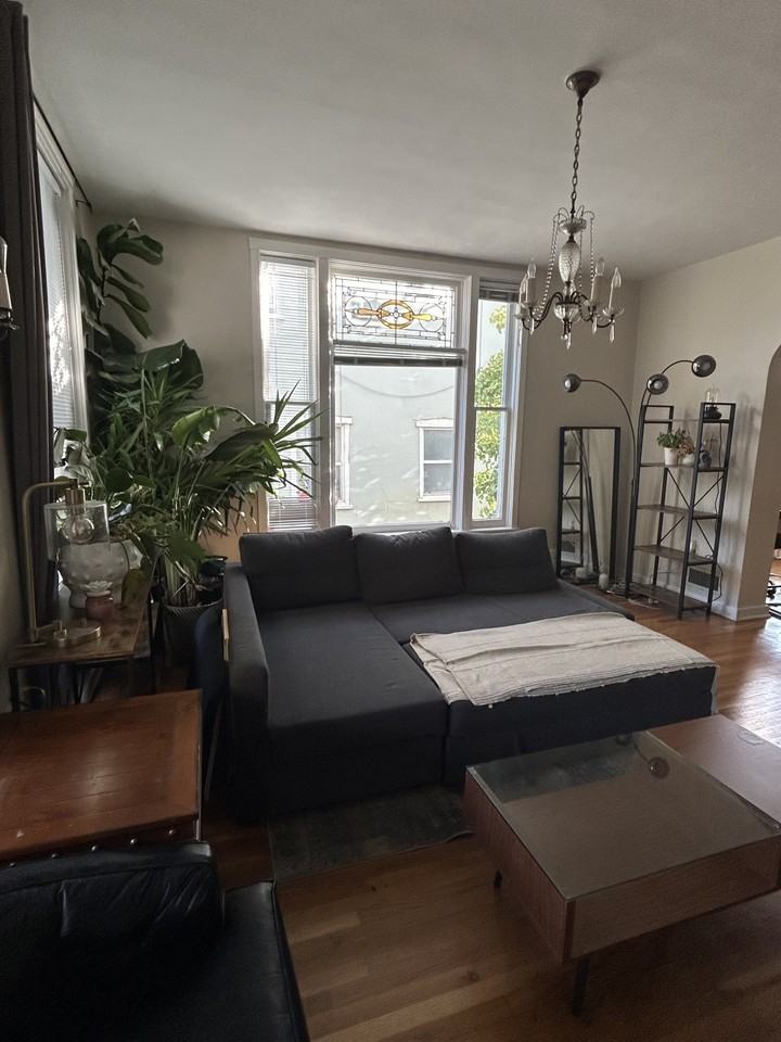 123 C Street East ##1 - Photo 2 of 9