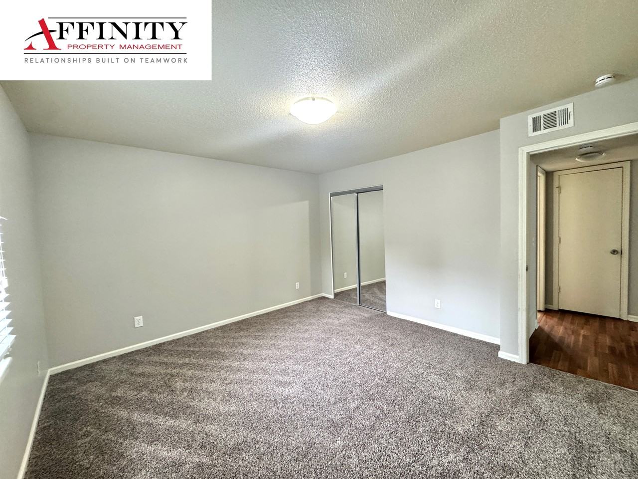 4505/4507 Jarboe St - Photo 6 of 29