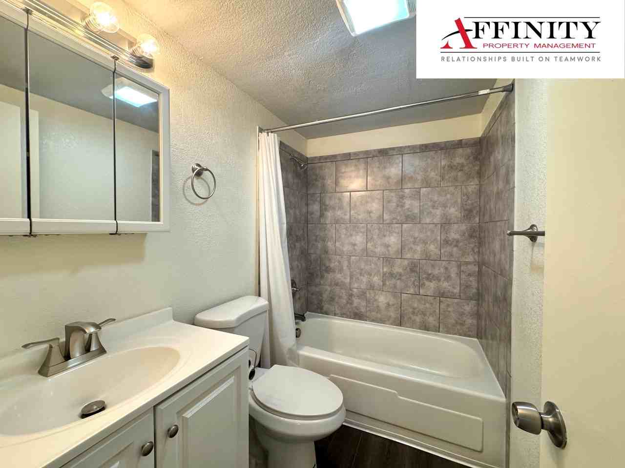 4505/4507 Jarboe St - Photo 7 of 29