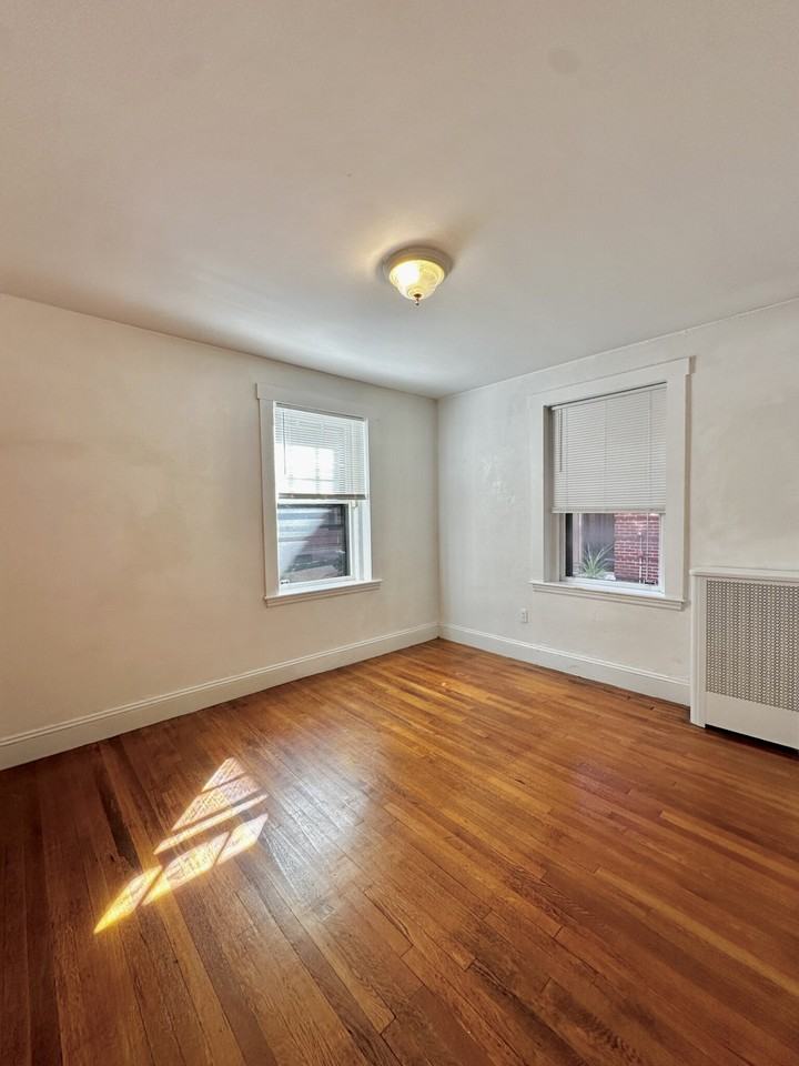 36 Linnaean St #1 - Photo 4 of 9