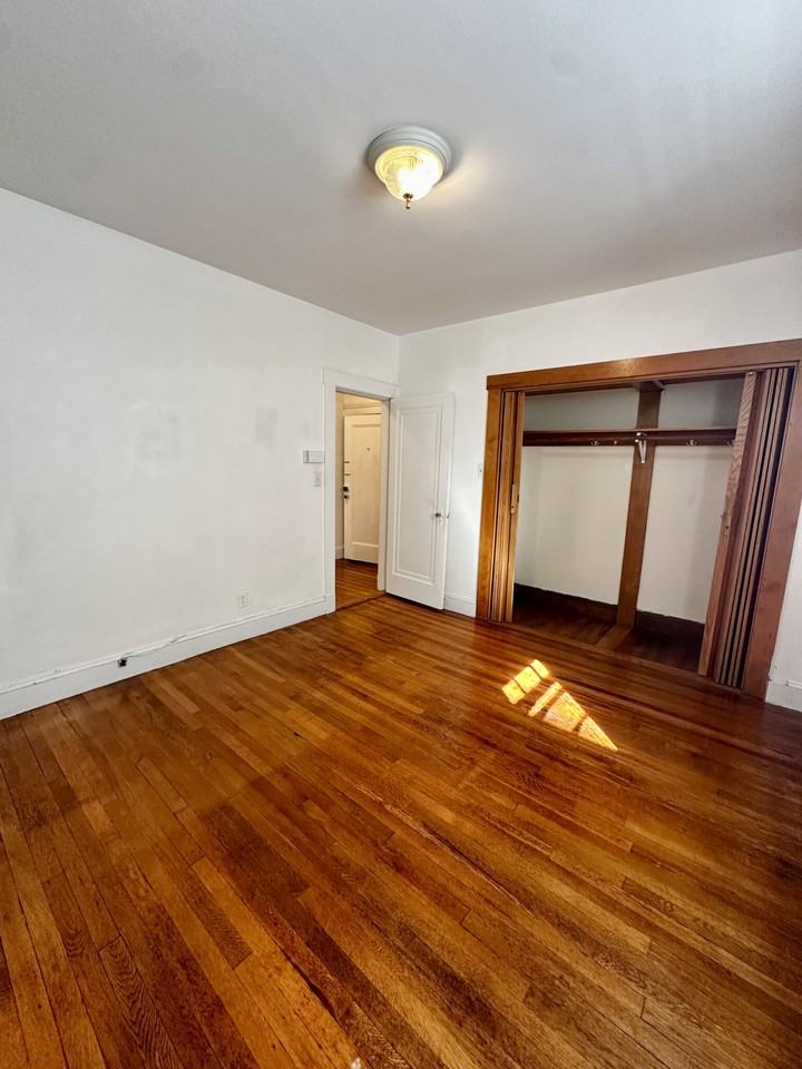 36 Linnaean St #1 - Photo 5 of 9