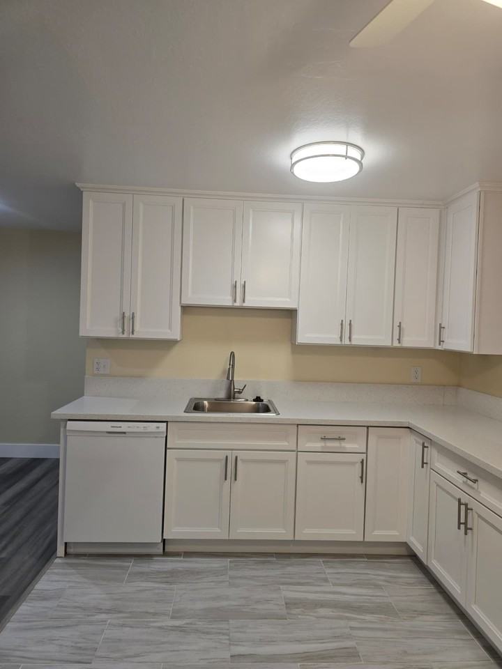 2114 Parker Street - Photo 2 of 36