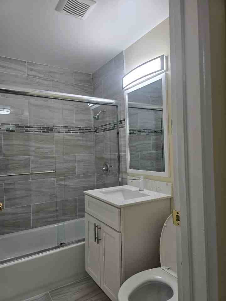 2114 Parker Street - Photo 5 of 36