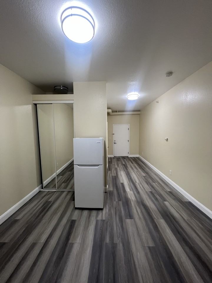 2070 University Avenue - Photo 7 of 16