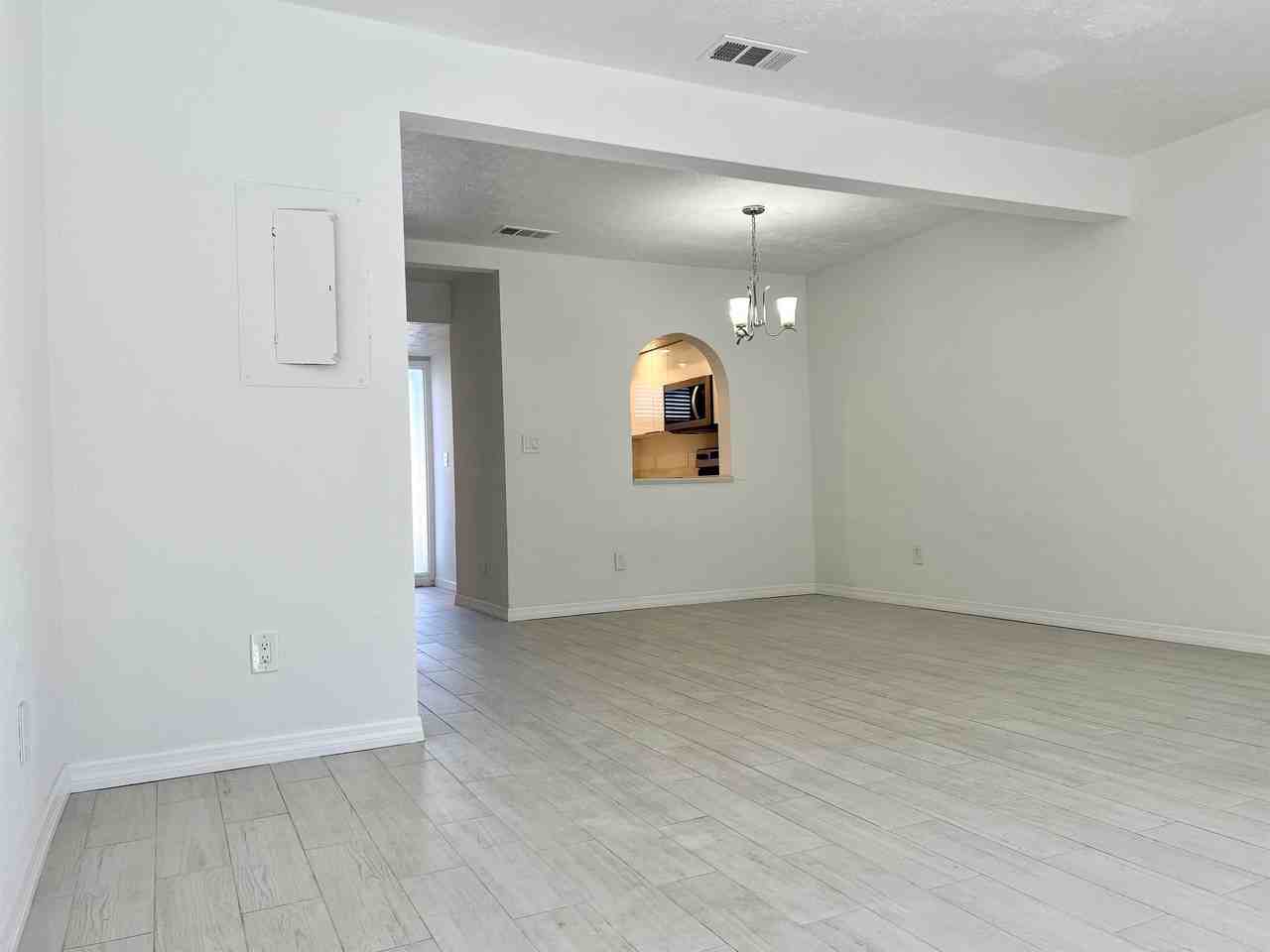 1330 Cape Coral LLC - Photo 5 of 22