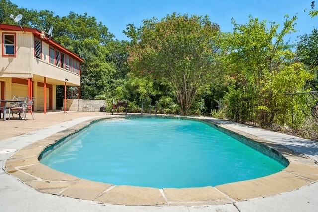 1421 Lake Shore Drive - Photo 3 of 22
