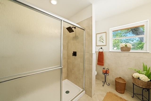 1421 Lake Shore Drive - Photo 6 of 22