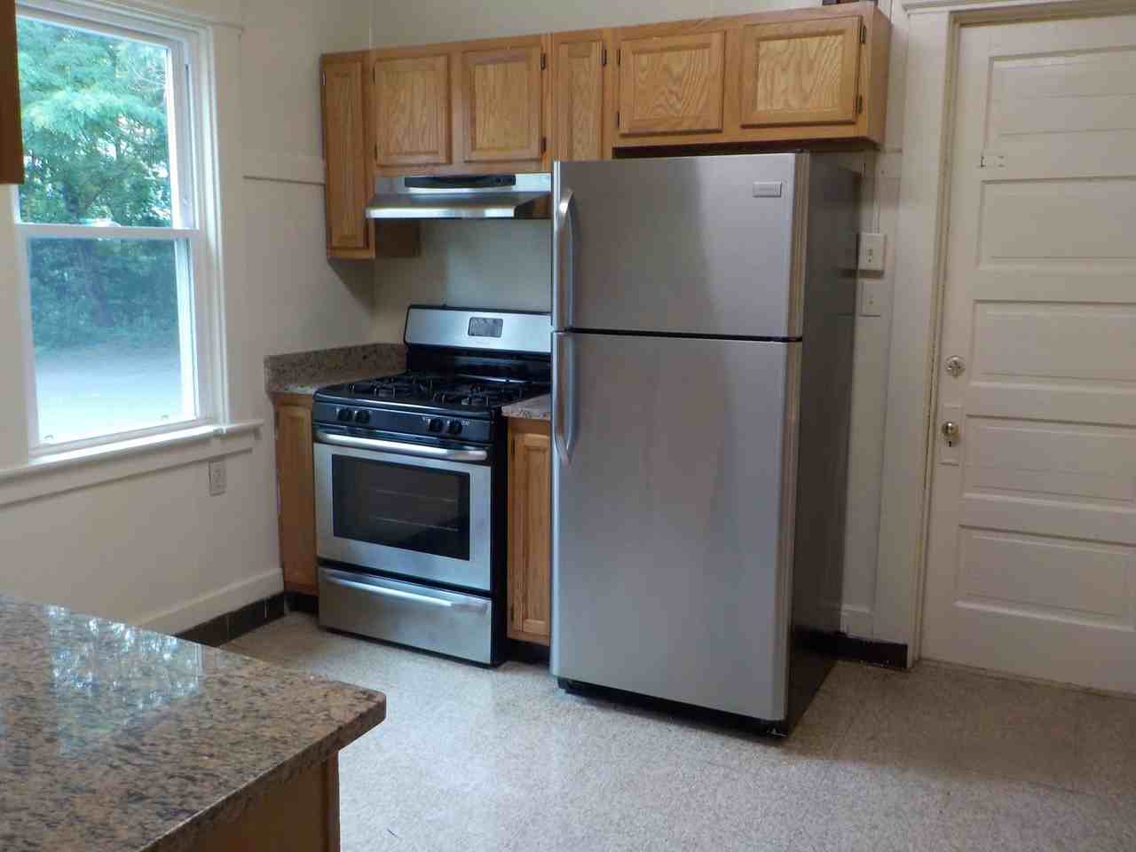 969 Lancaster Avenue - Photo 5 of 18