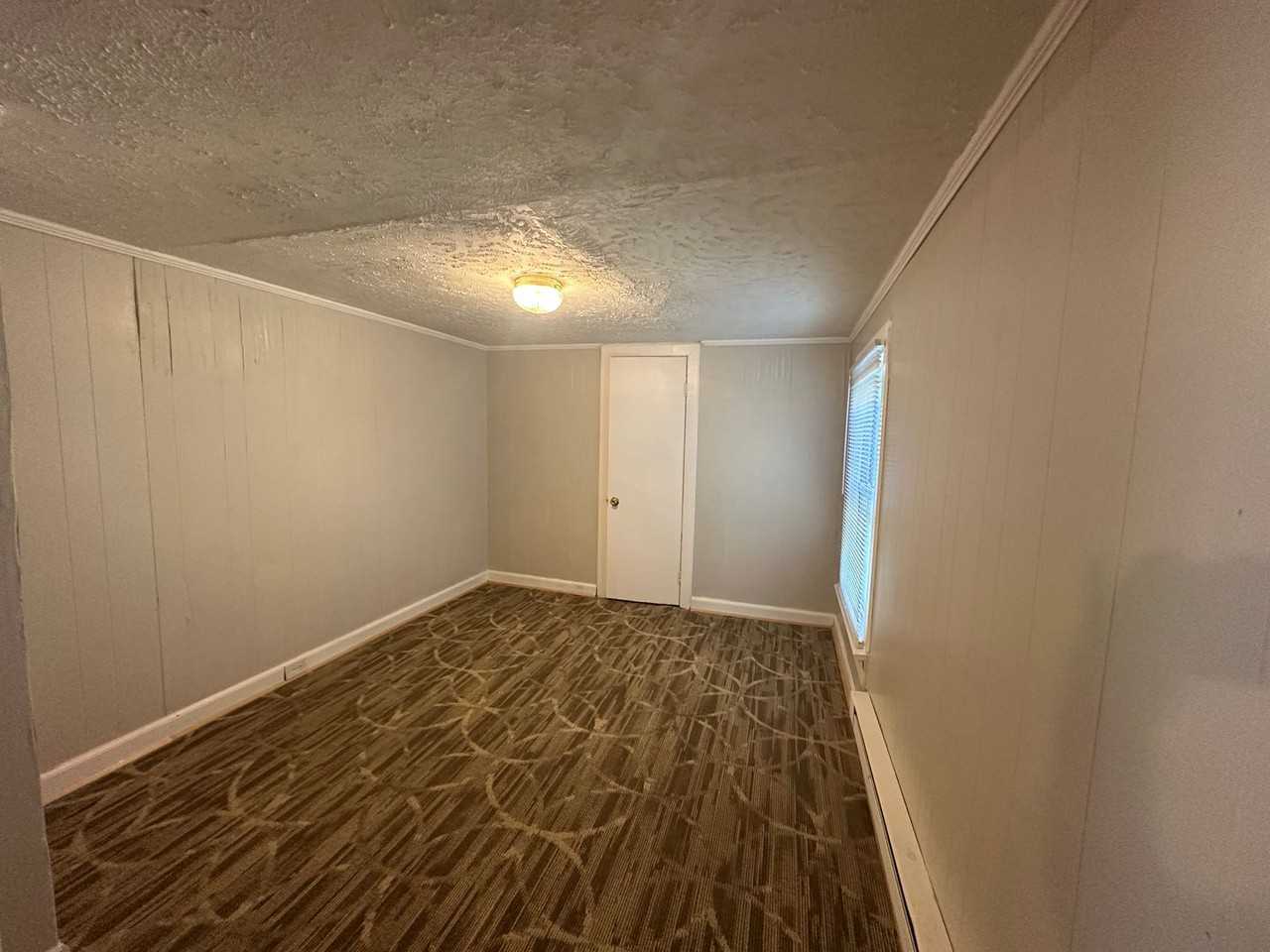 607 Maple St - Photo 3 of 18