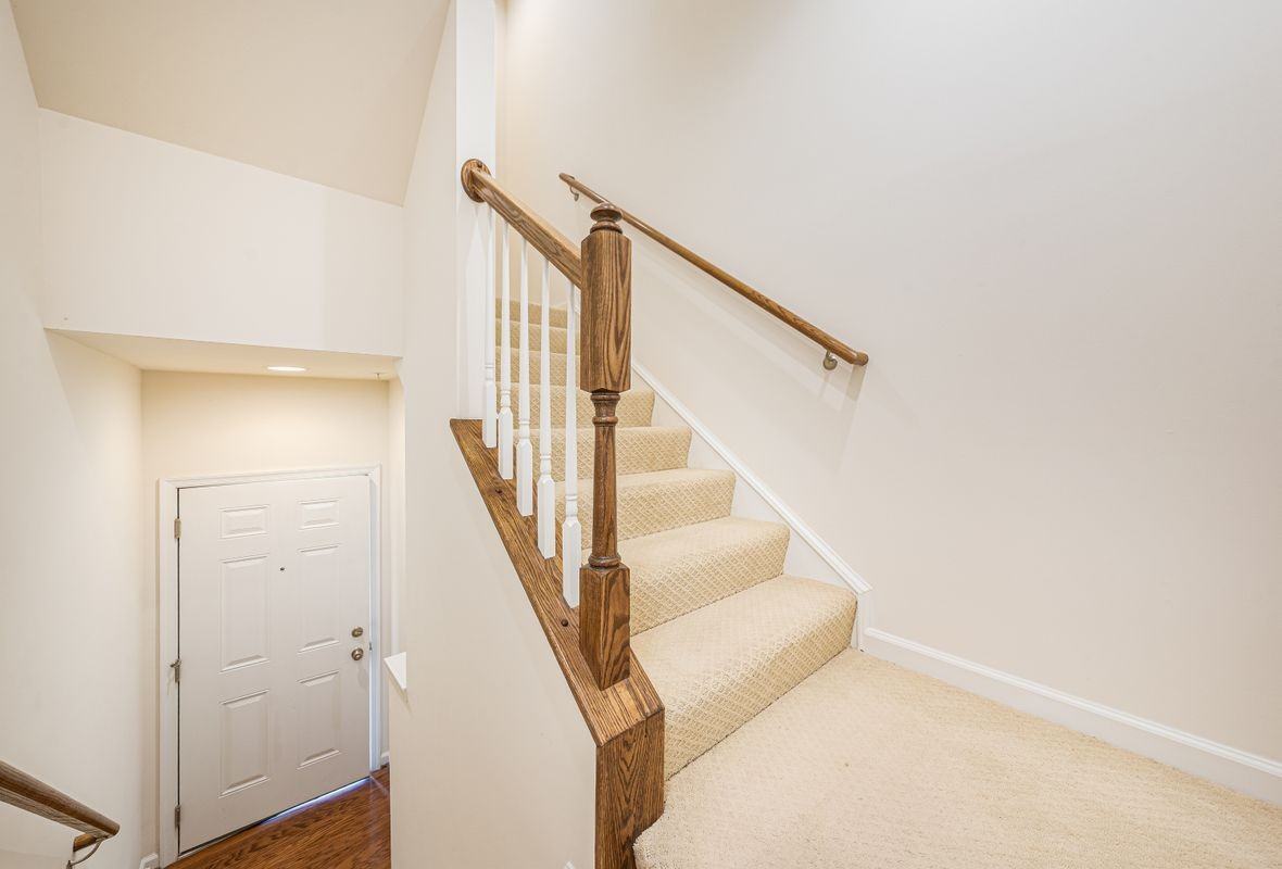 6481 Jack Linton Dr S - Photo 4 of 48