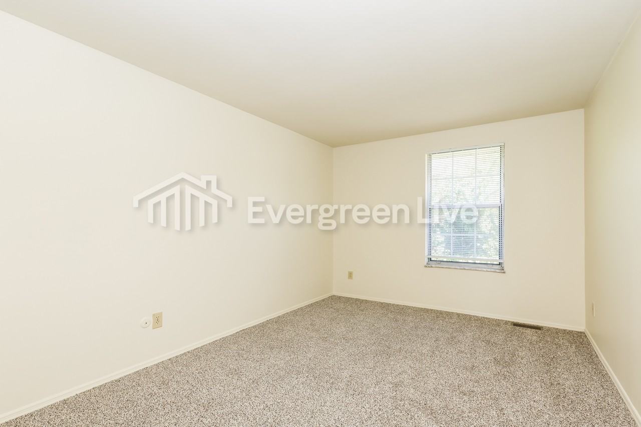 8027 Mount Hood - Photo 3 of 17