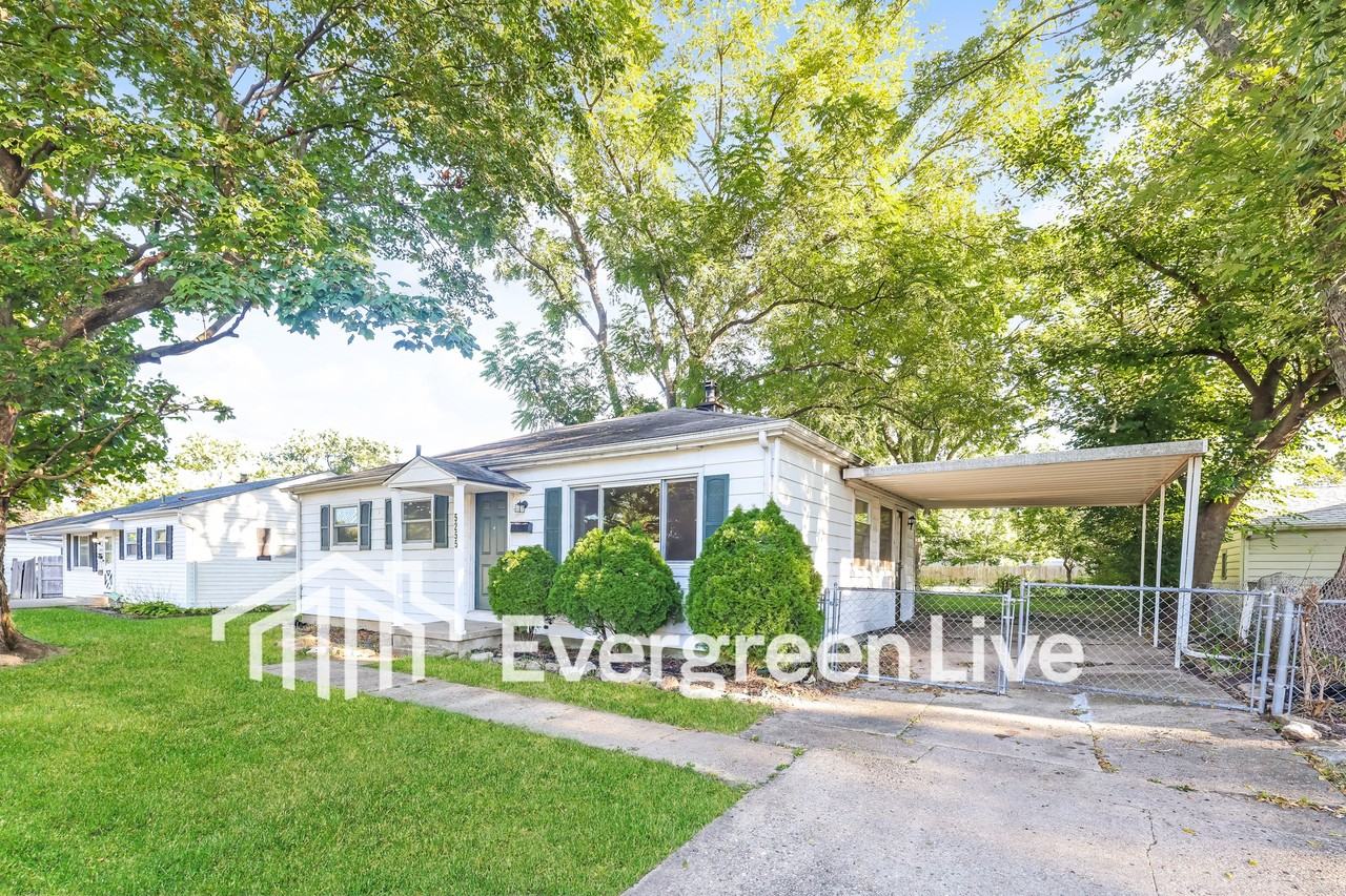 5255 Ferngrove Dr - Photo 3 of 16