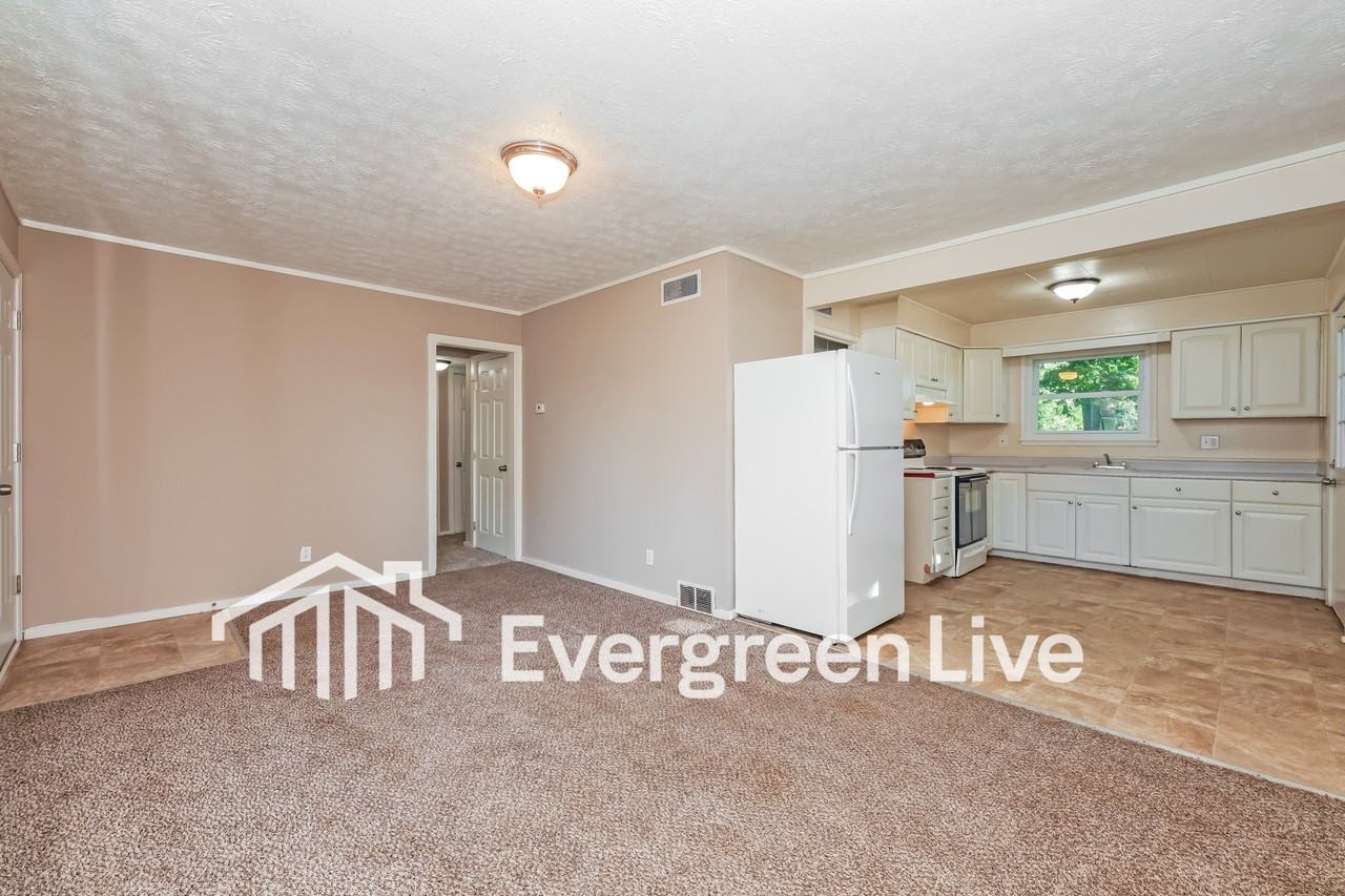 5255 Ferngrove Dr - Photo 5 of 16