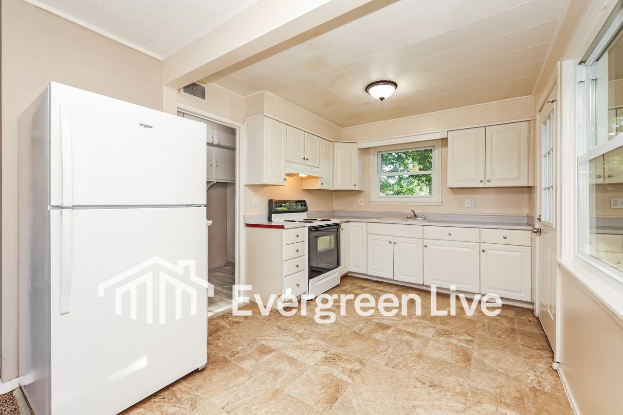 5255 Ferngrove Dr - Photo 7 of 16