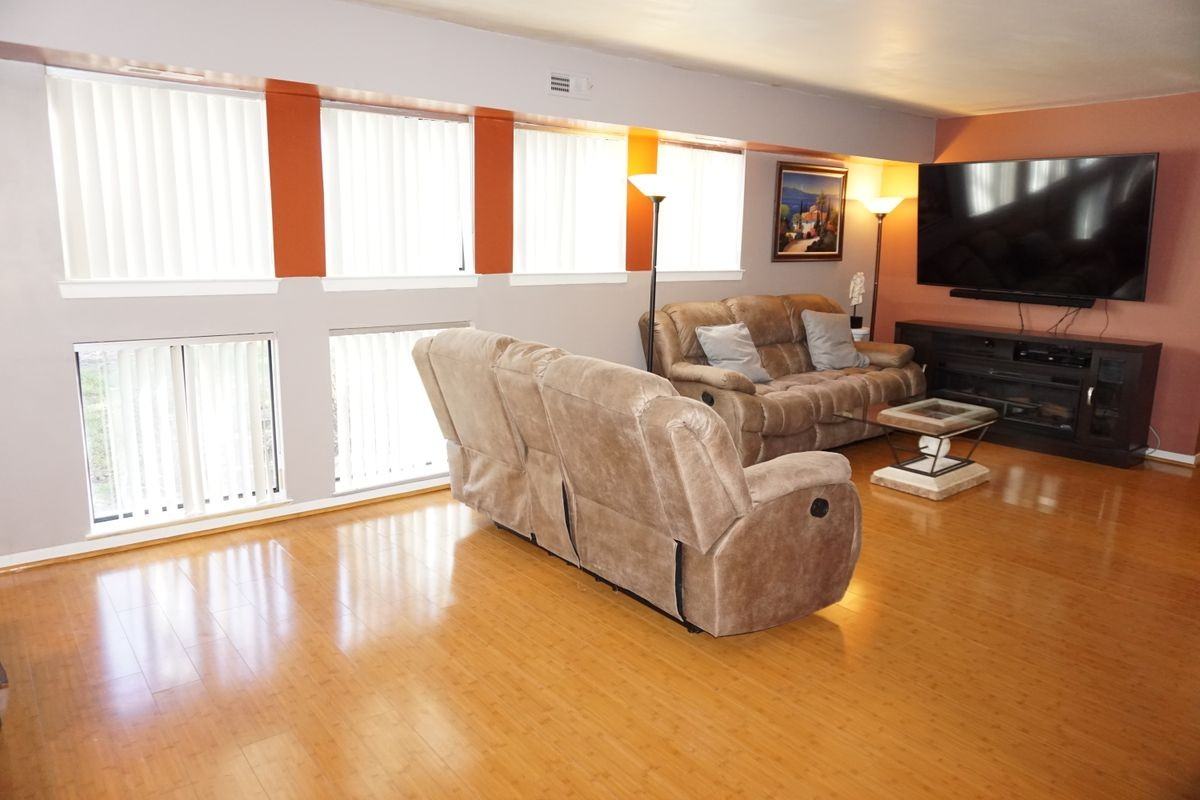 27991 Rollcrest Rd - Photo 6 of 17