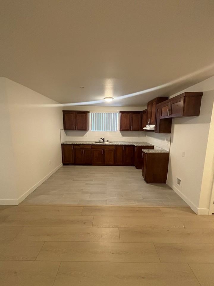 438 West 71st Street - Photo 4 of 21