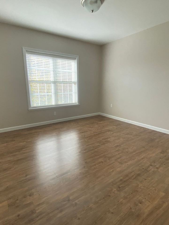 The Residences at Lincoln Park - Photo 5 of 8