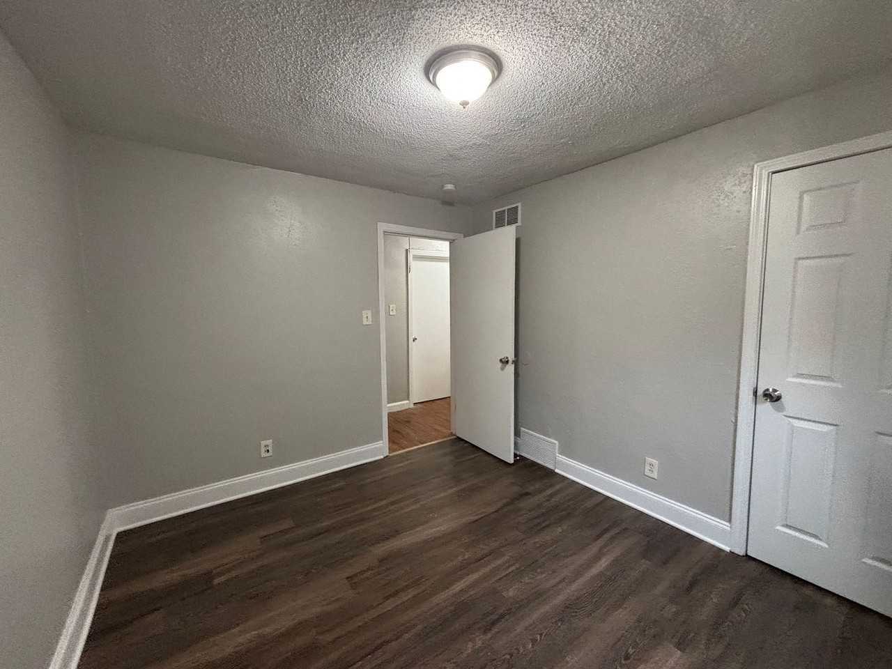 3159 Saint Charles Dr - Photo 4 of 9