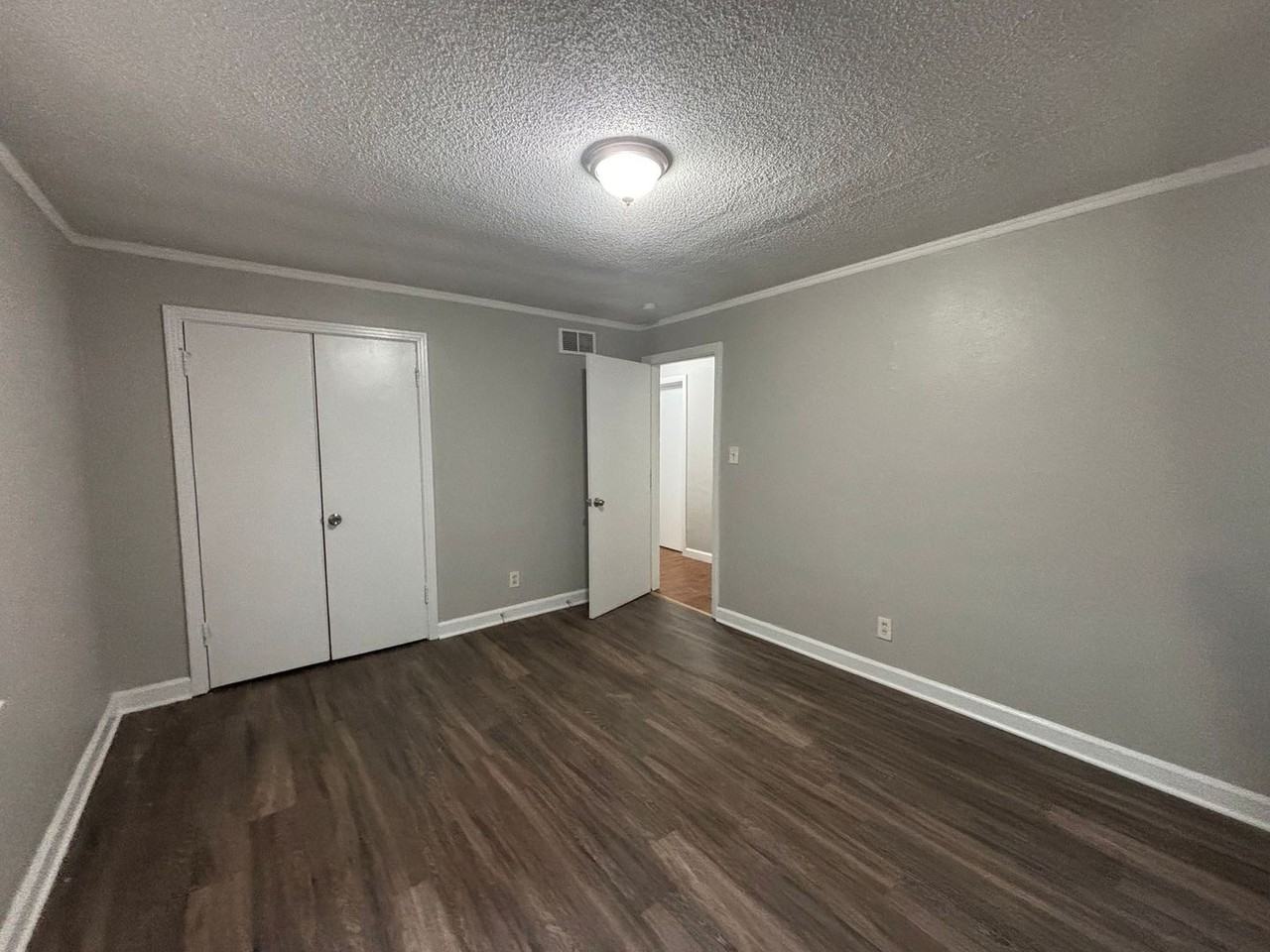 3159 Saint Charles Dr - Photo 5 of 9