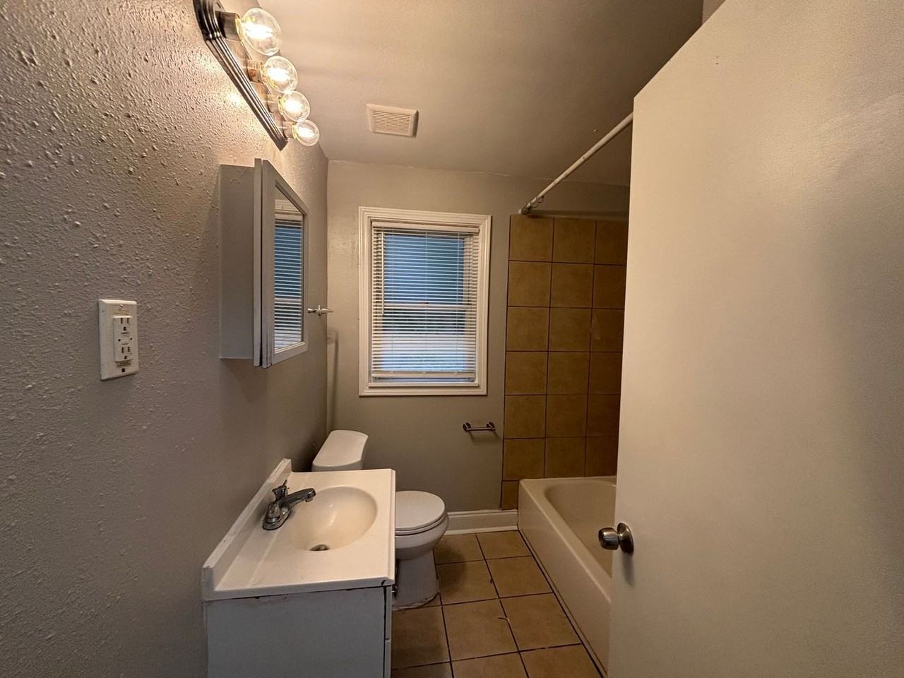 3159 Saint Charles Dr - Photo 7 of 9