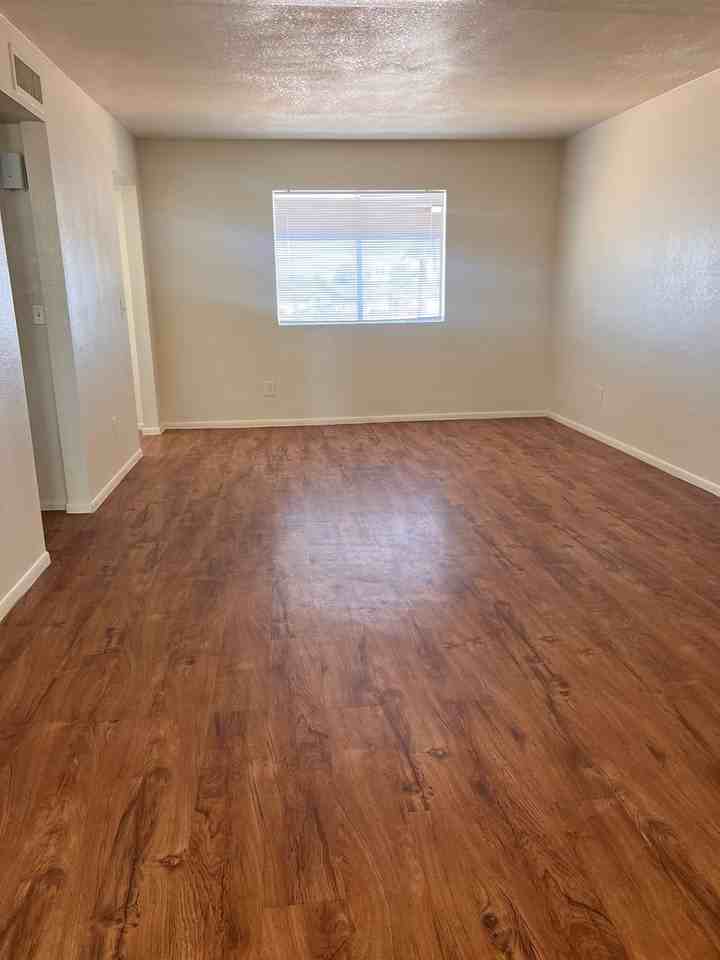 231E/2NDAVENUE - Photo 3 of 20