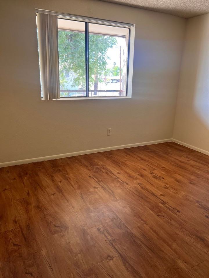 231E/2NDAVENUE - Photo 5 of 20