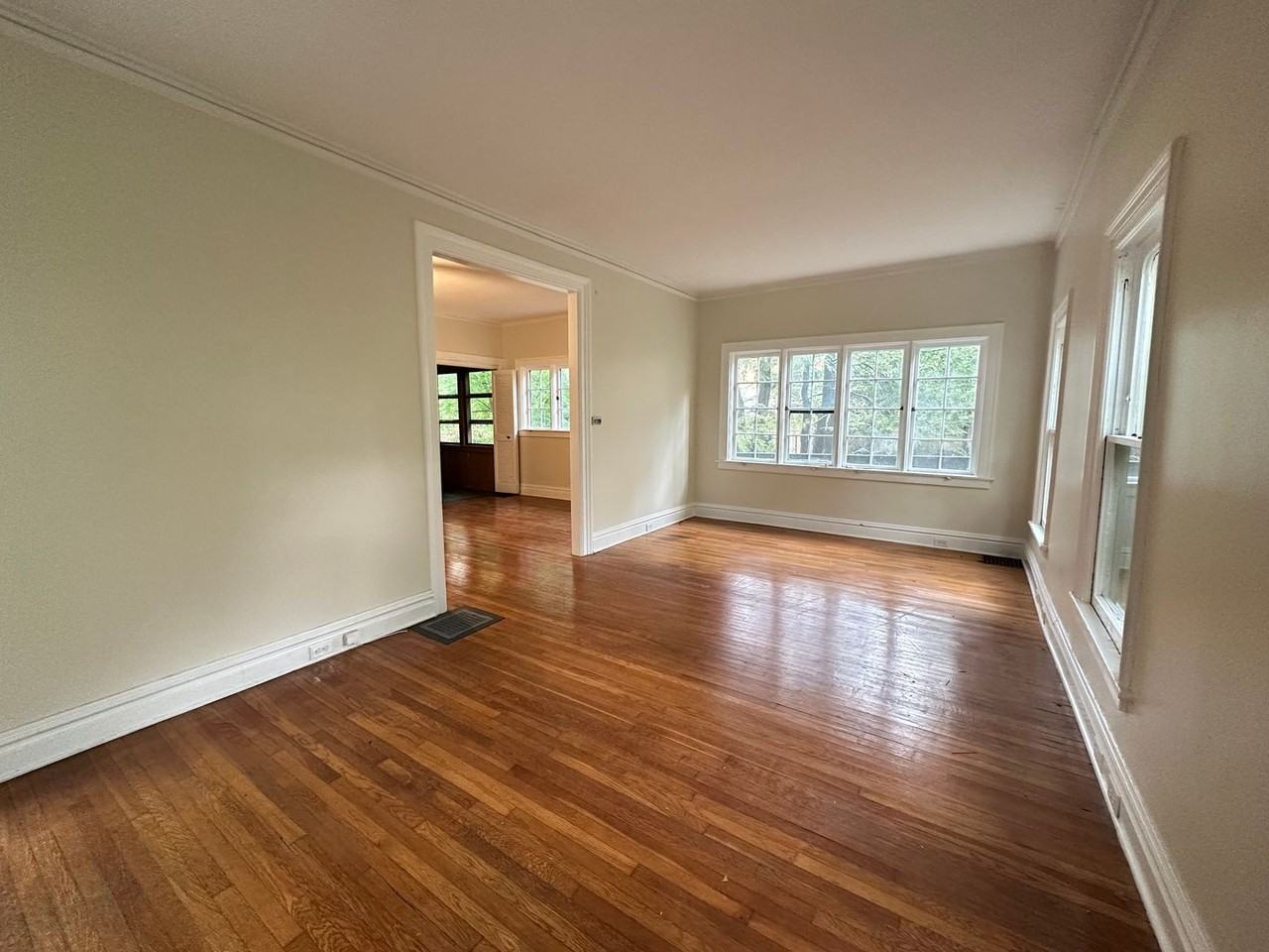 445 Washington St Se - Photo 2 of 19