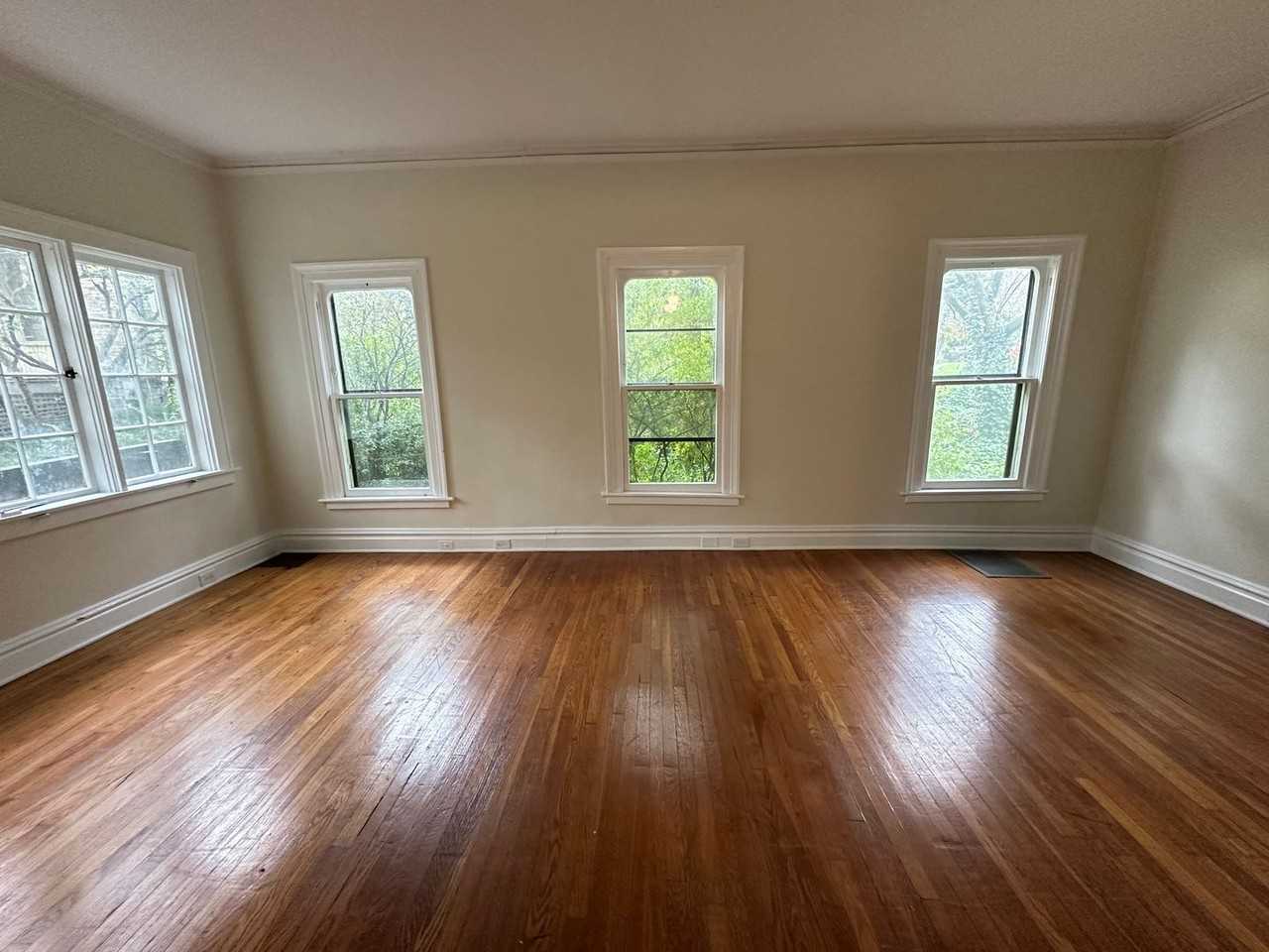 445 Washington St Se - Photo 3 of 19