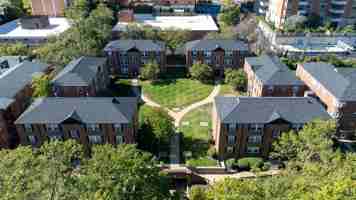 featured image of 809 Westwood Dr