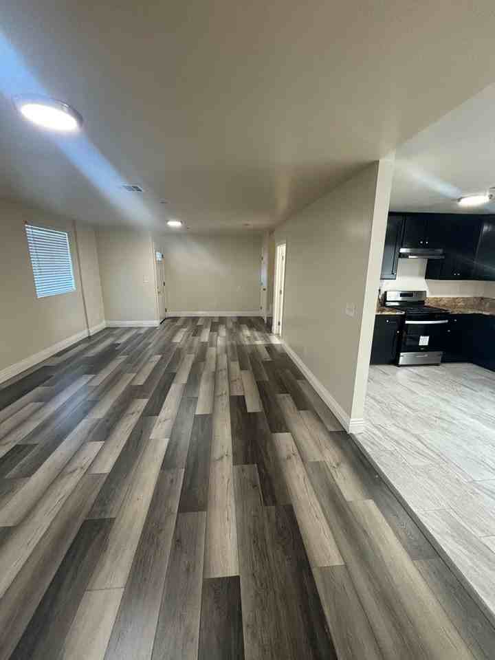 1229 West Gage Avenue - Photo 4 of 20