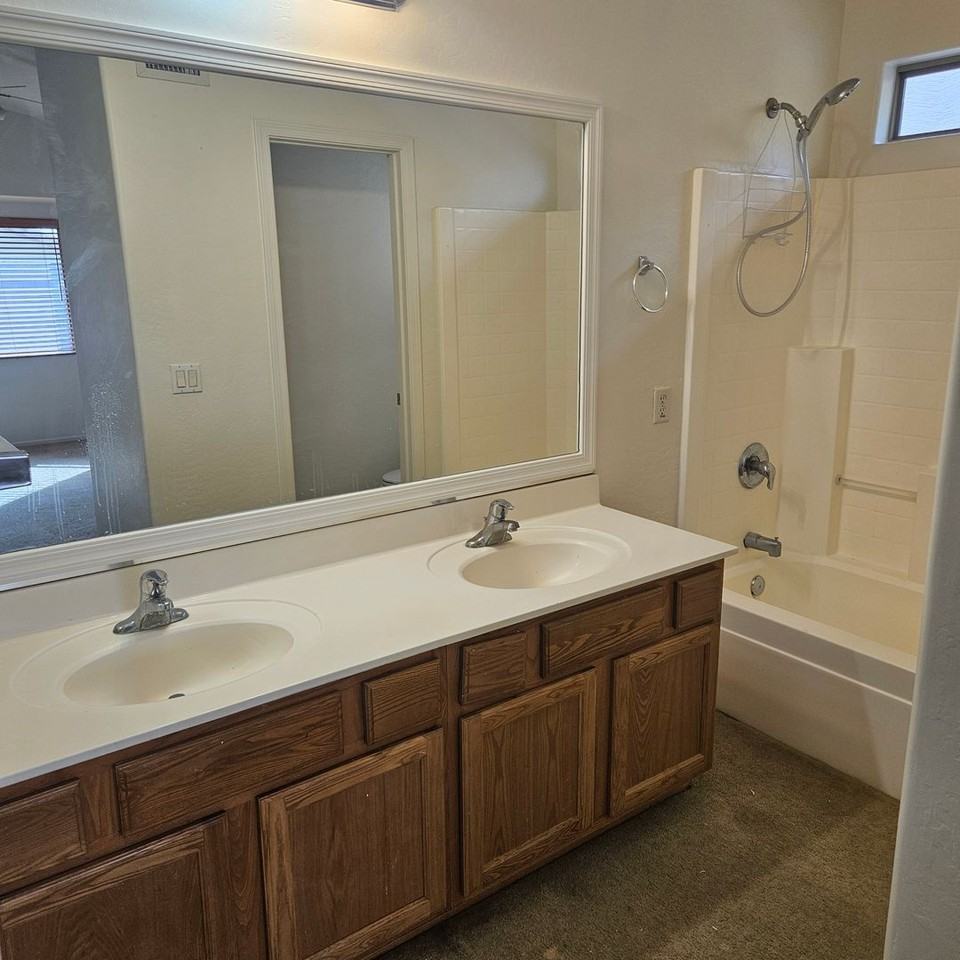 25719 W St Charles Ct - Photo 6 of 27