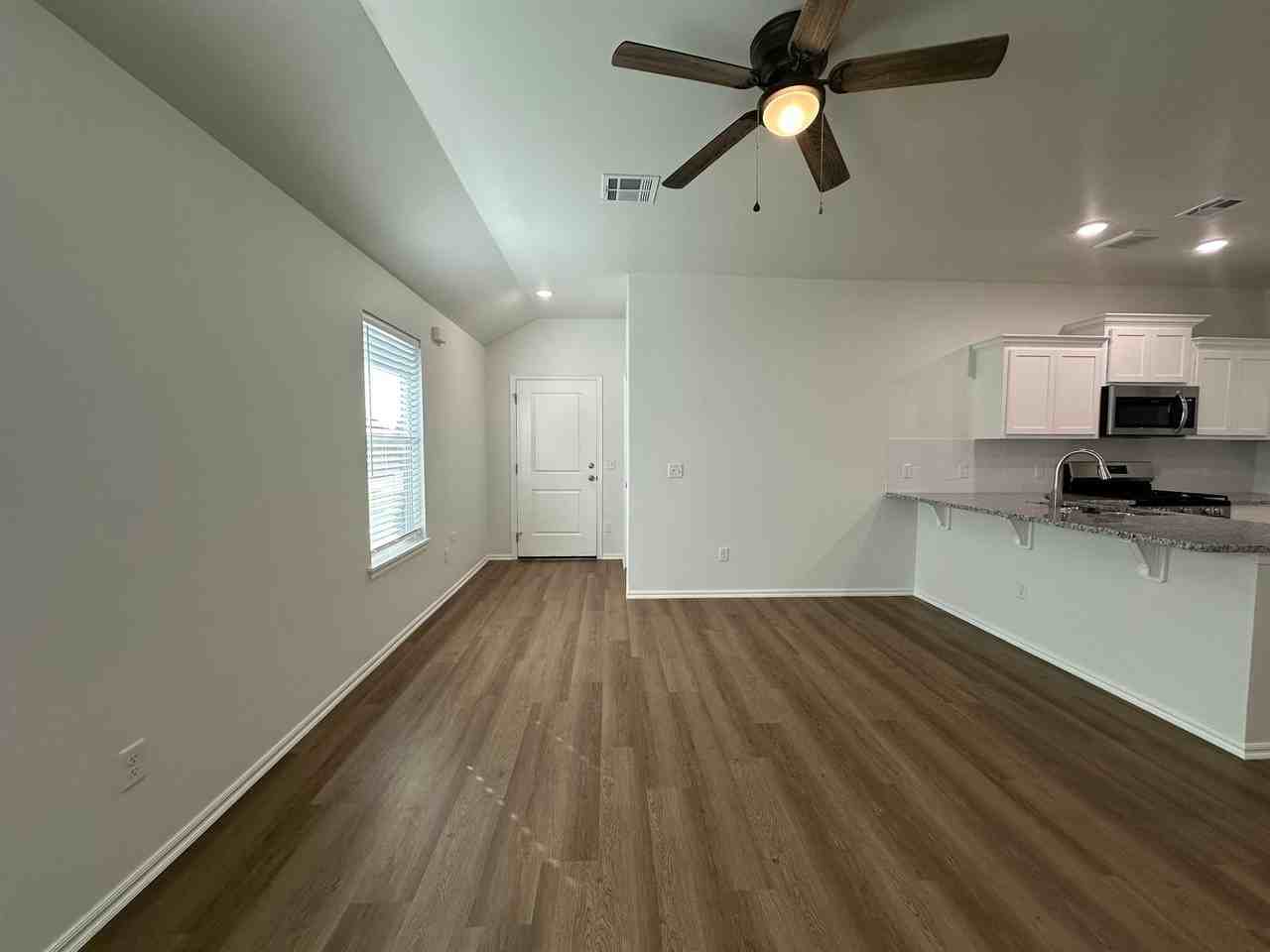 11504 Mackenzie Way - Photo 5 of 33