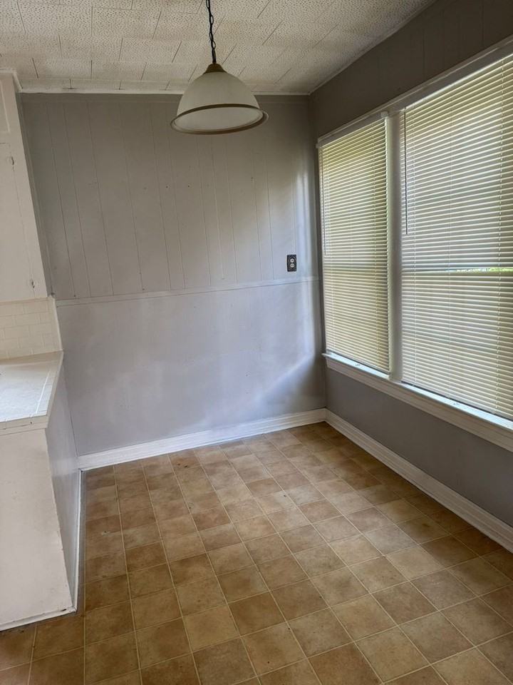 2370 Avenue C - Photo 3 of 8