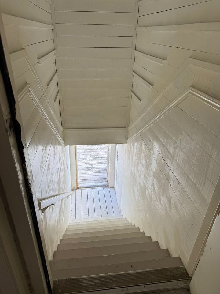 2370 Avenue C - Photo 5 of 8