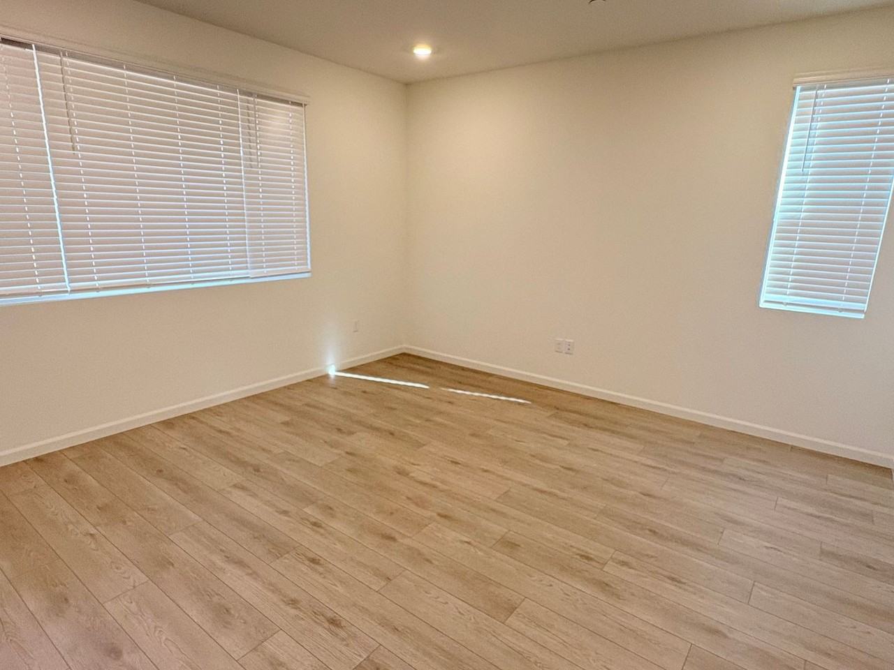 844 Summerhouse Dr - Photo 7 of 19