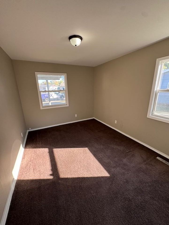 6335 Bittersweet Drive - Photo 7 of 10