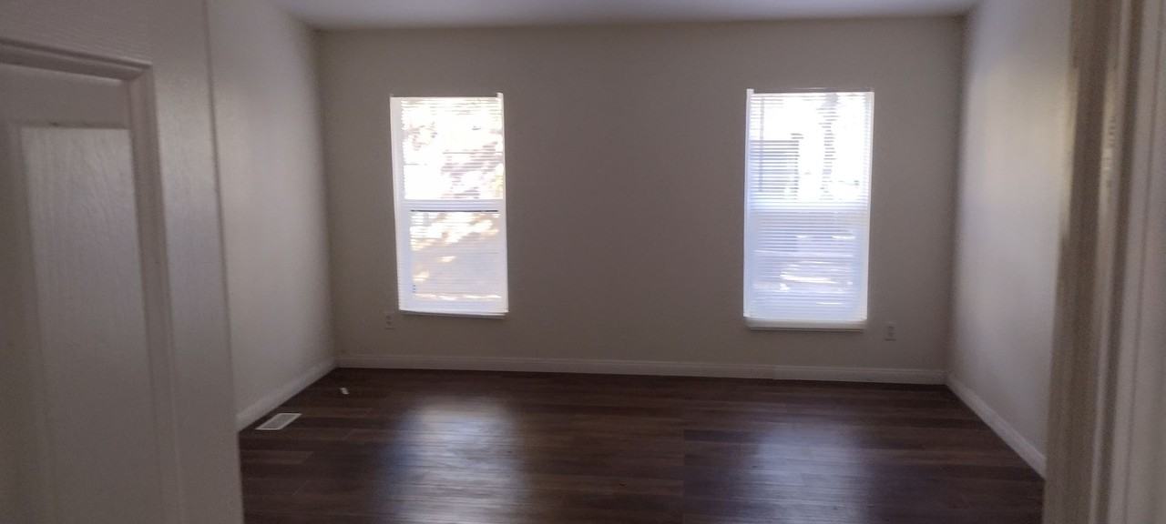 455 Kern Ave - Photo 7 of 12