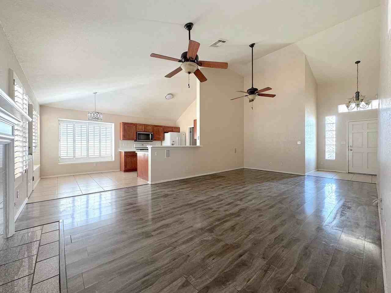 12239 Amstater Cir - Photo 3 of 27