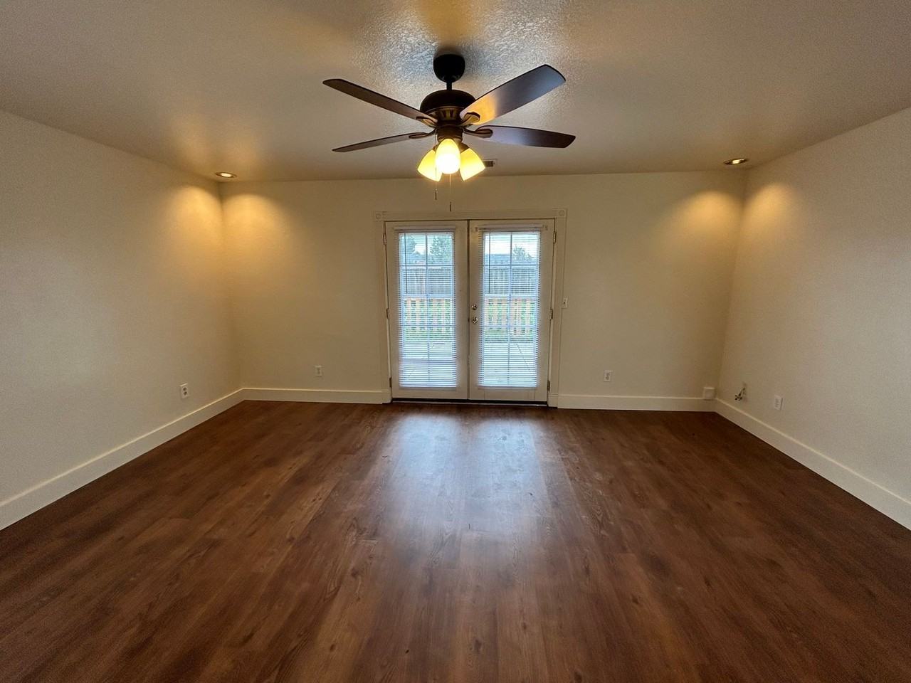 829 E Bush St - Photo 2 of 8