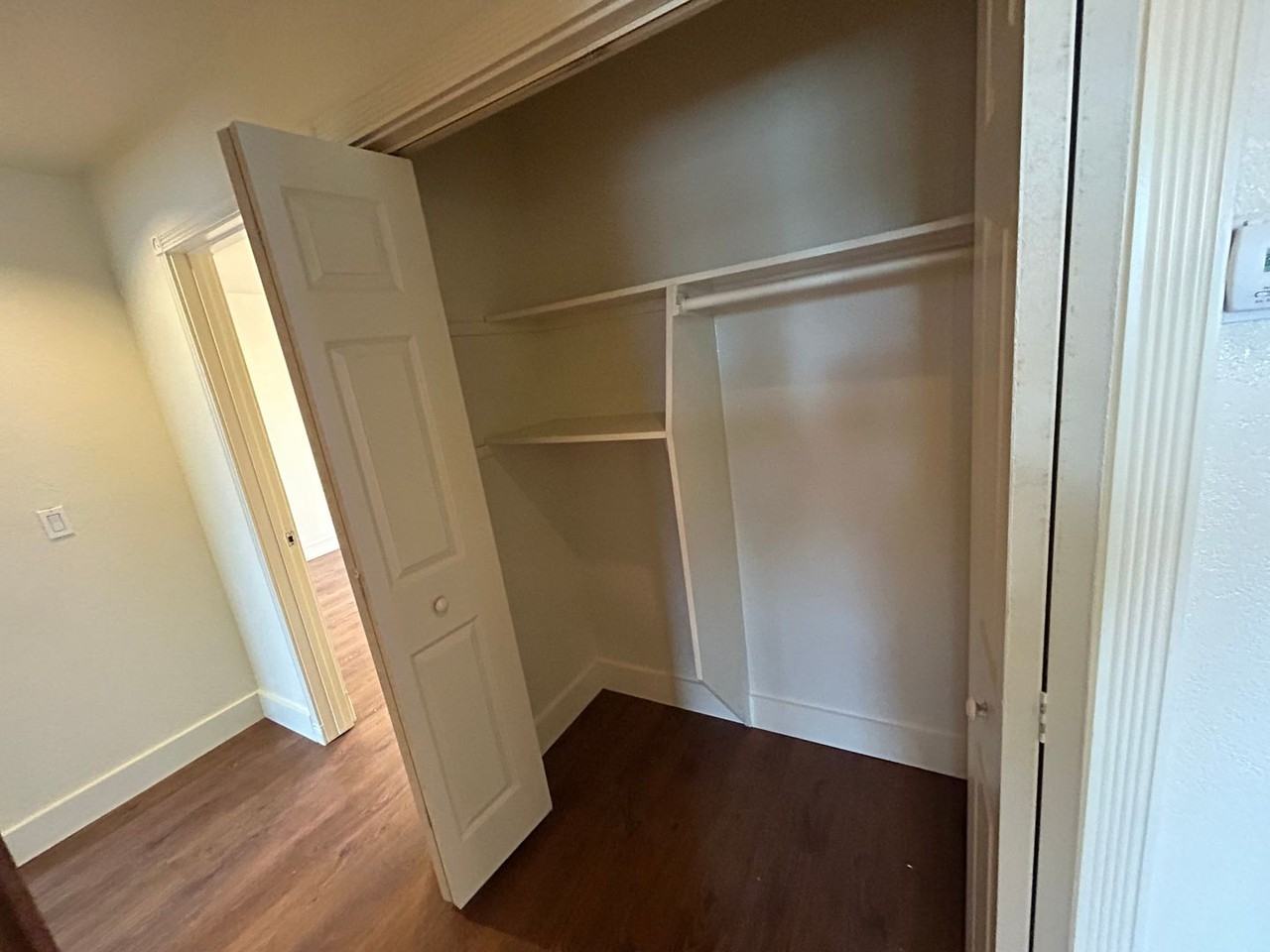 829 E Bush St - Photo 4 of 8