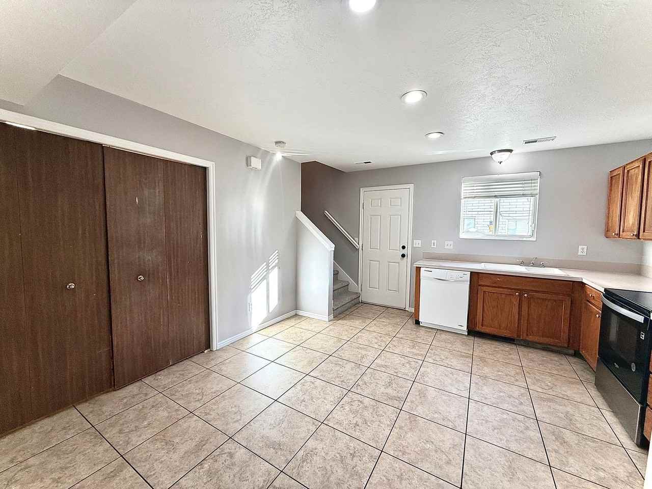 1119 N Nayon Dr #1 - Photo 7 of 24