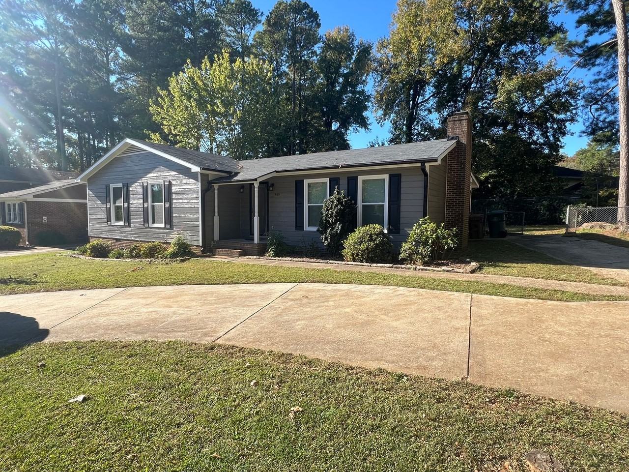 909 Southwest Maynard Road - Photo 2 of 34