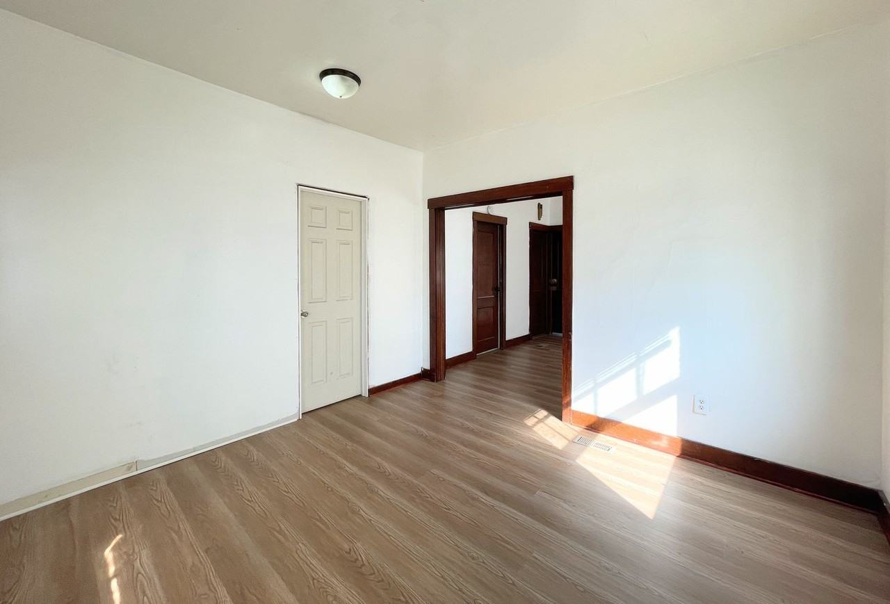 602 N Monroe St - Photo 2 of 19