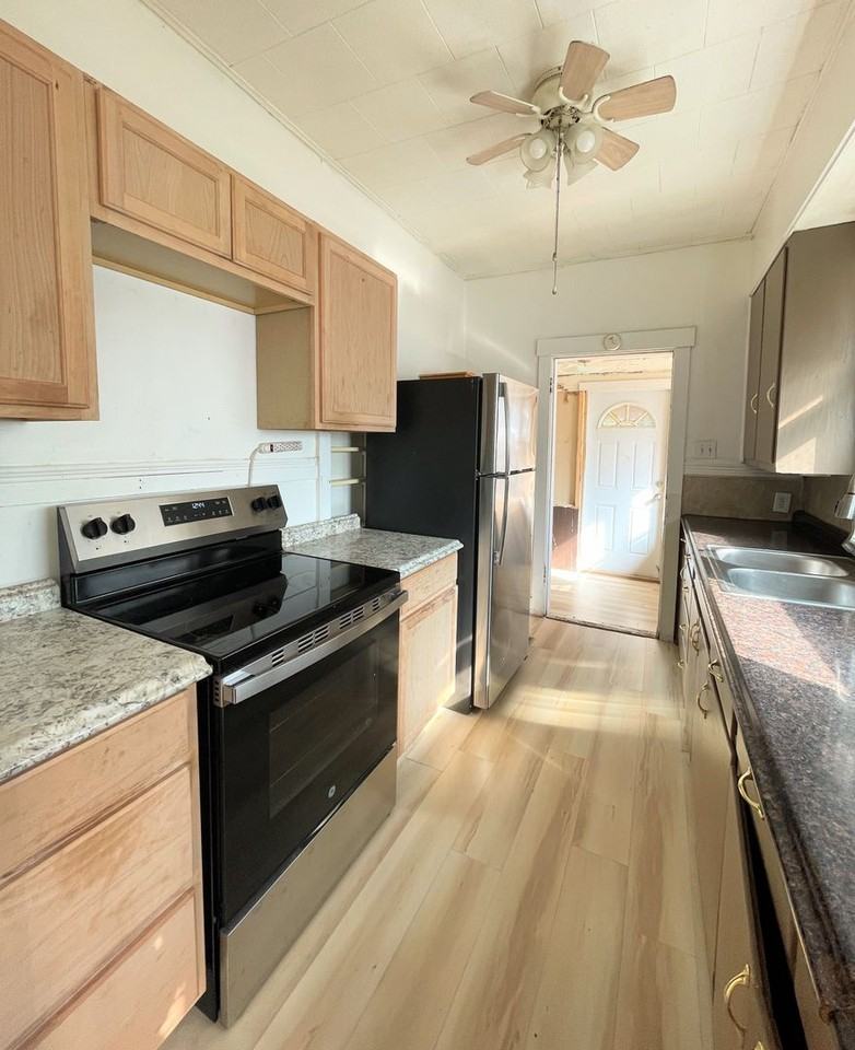 602 N Monroe St - Photo 6 of 19