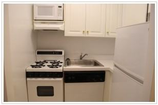 3rd Ave & E 46th St #1