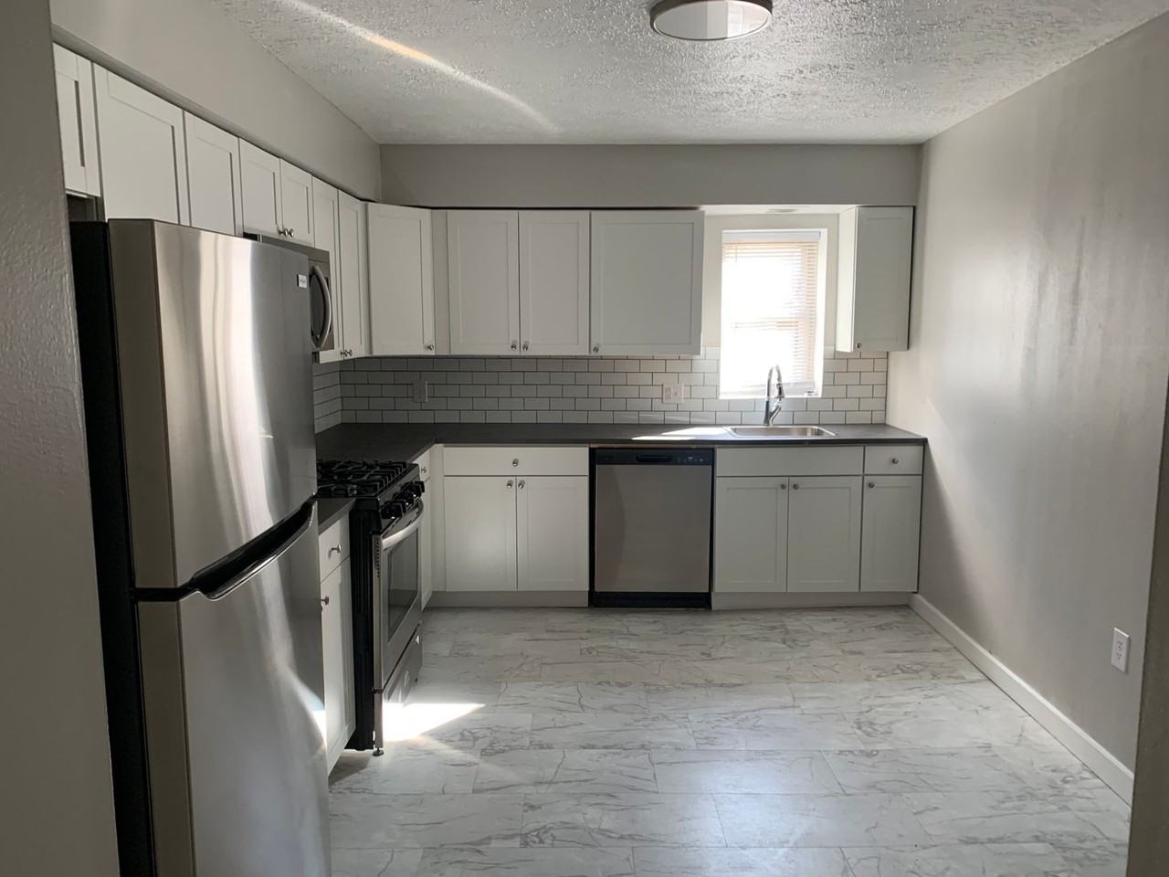 721 Lorenz Ave - Photo 3 of 14