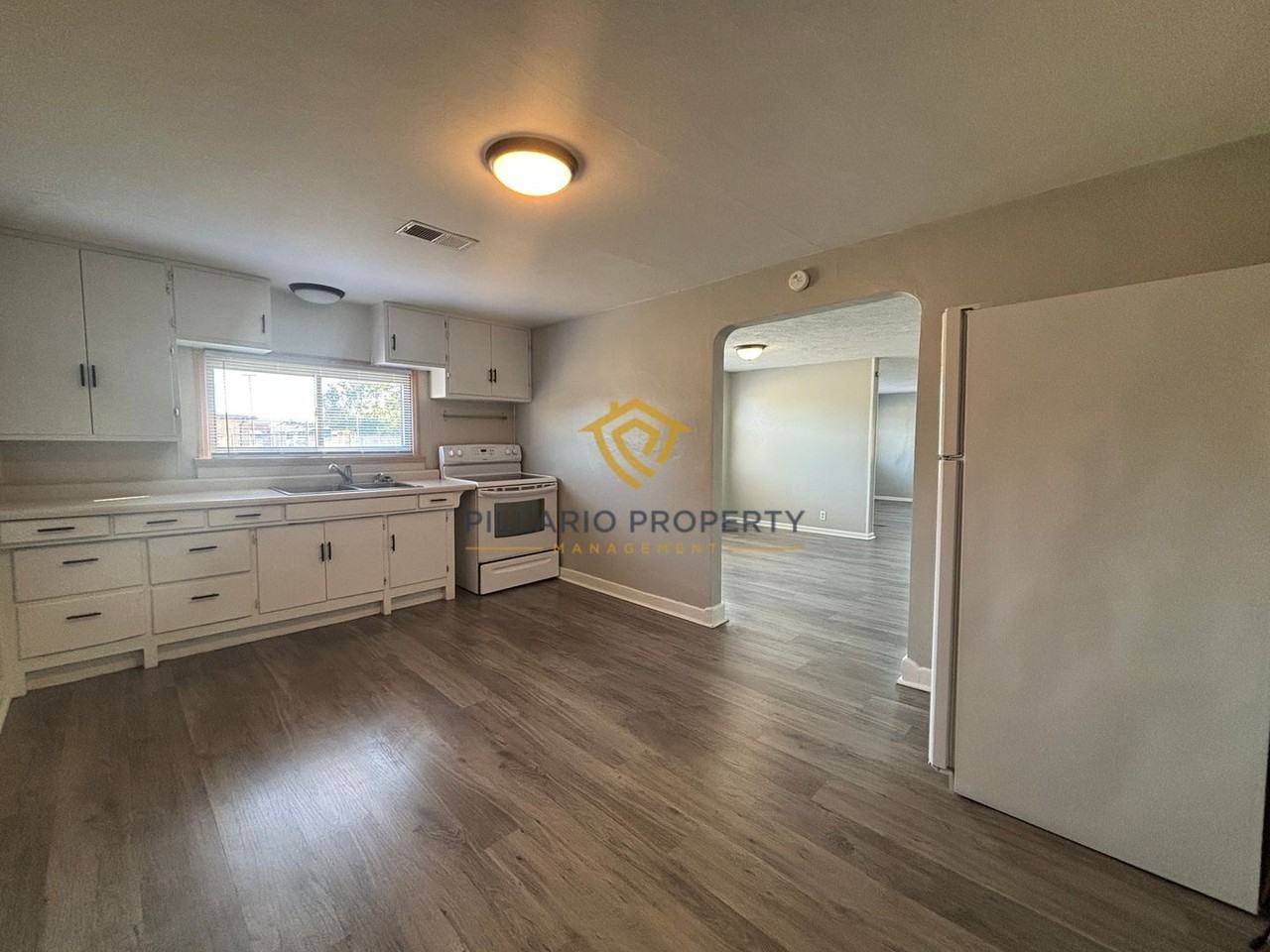 3021 Delaware St - Photo 4 of 14