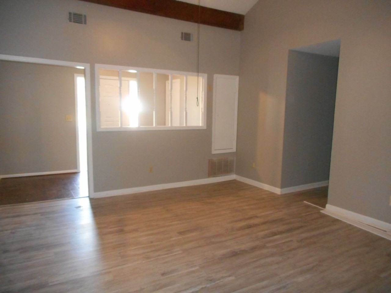 2825 Crosscreek Rd - Photo 4 of 18
