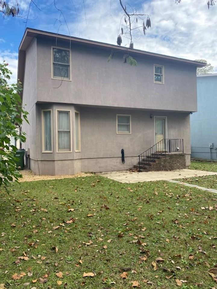 6017 Bear Creek Court - Photo 6 of 29